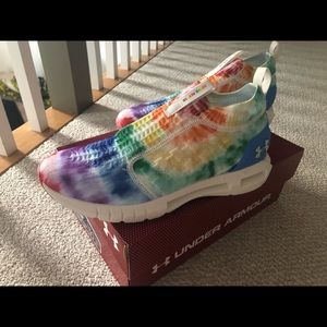 under armour hovr phantom slip pride